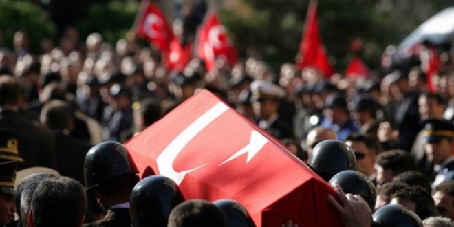 Antalya'da �ehit olan uzman �avu� i�in t�ren d�zenlendi