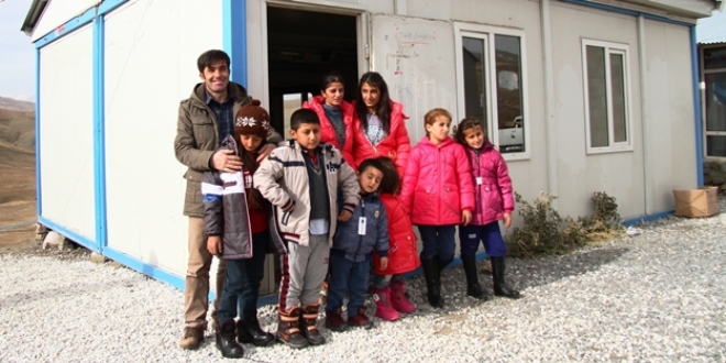 Van'da 'Sevginin Melekleri Projesi' ile 500 ��renciye yard�m