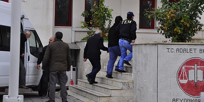 Afyonkarahisar'da FETÖ'den 6 kişi tutuklandı