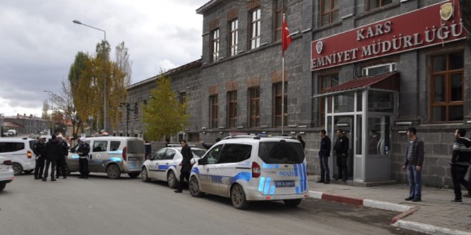 Kars'ta 10 polis grevinden uzaklatrld