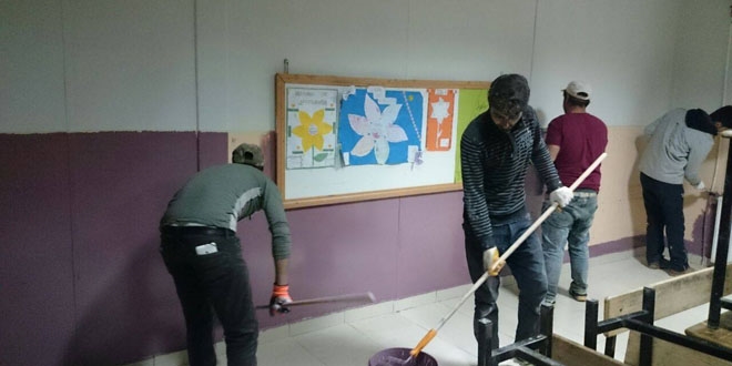 Okullarını el birliğiyle onardılar