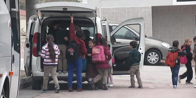 18 öğrenciyi taşıyarak okula getiren öğretmene ceza