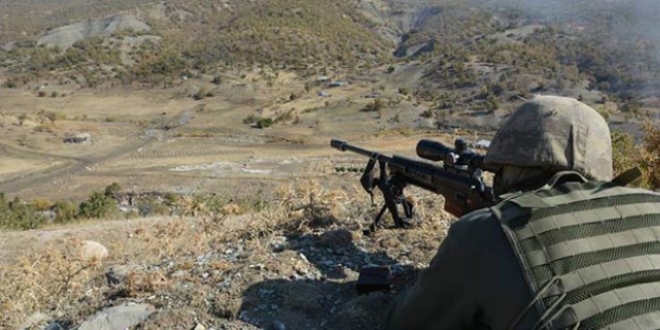 Hakkari ve Diyarbakır'da 3 terörist teslim oldu