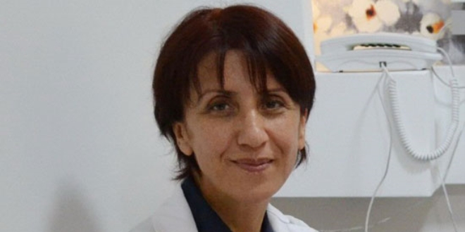 Samsun'da �ld�r�len kad�n doktor mezar� ba��nda an�ld�