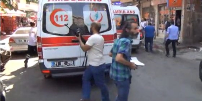 Diyarbakır'da polis ekibine silahlı saldırı: 1 polis yaralı