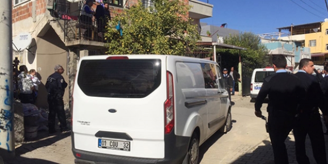Karısı ile iki çocuğunu öldüren kişi intihar etti