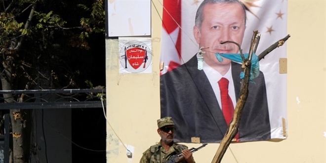 Cerablus sokaklarında bir fotoğraf iki mesaj