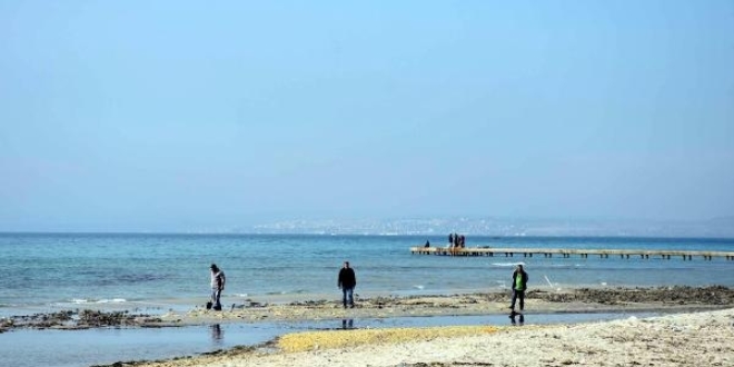 Tekirda'da deniz suyu 10 metre ekildi