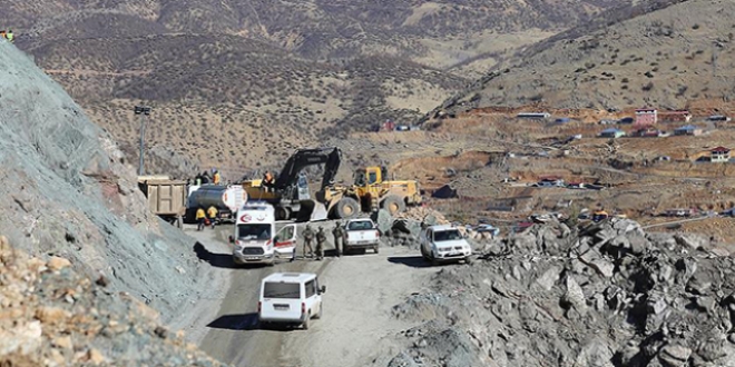 Siirt'te arama kurtarma çalışmaları sürüyor