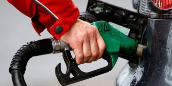 Benzine 16, motorine 11 kuruş zam yapıldı