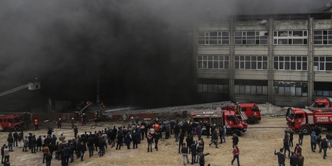 Vasip �ahin: Bayrampa�a'daki yang�n kontrol alt�na al�nd�