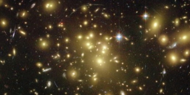 Kainat�n erken d�nemine ait 'c�ce galaksiler' ke�fedildi