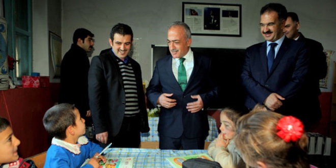 Rektör: Babana söyle ismi değiştirsin