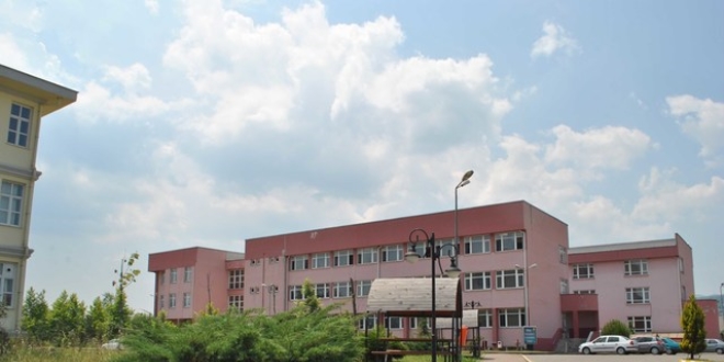 MYO öğrencileri endüstriyel atıkları oyuncak yapıp, çocuklara dağıtıyor