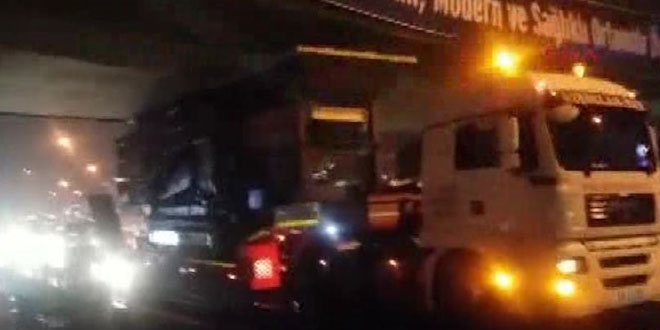 �stanbul'da trafik durma noktas�na geldi