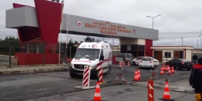 Silivri Cezaevi'nde bir hükümlü kendini ateşe verdi