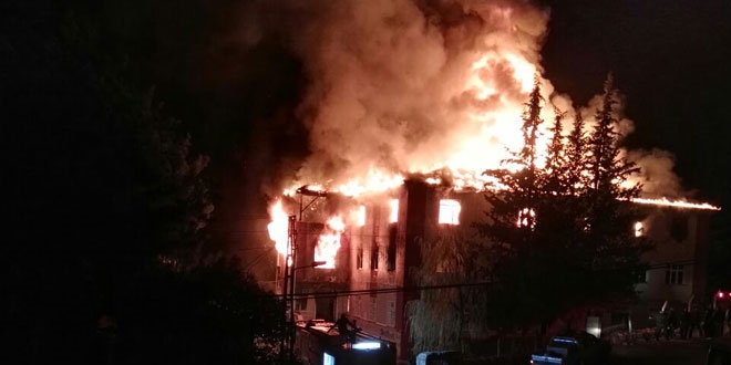 Öğrenci yurdundaki yangında, 11 öğrenci hayatını kaybetti
