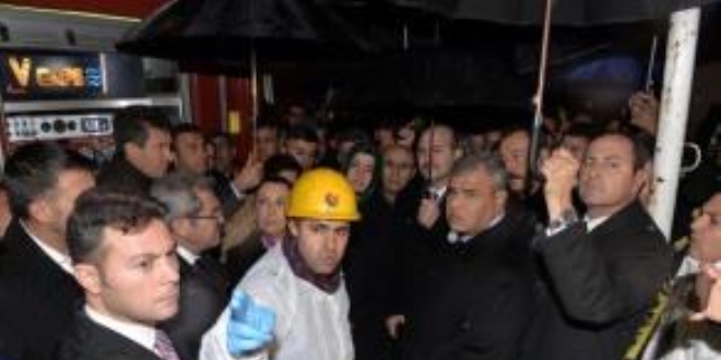 Yangın faciasında kızların cesetleri birbirine sarılı bulundu