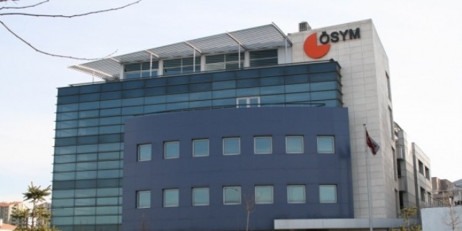 ÖSYM'nin kozmik odasında polis arama yapıyor