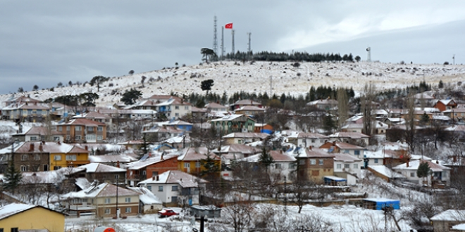 Eskişehir'e mevsimin ilk karı yağdı