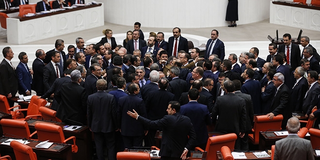 'Buraya gelmeyin. Buraya gelen ya ölür ya öldürür'