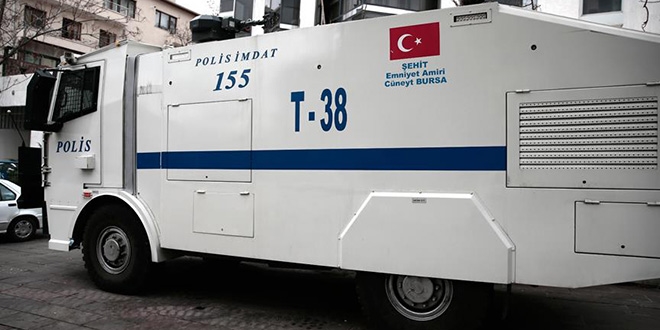 Şehit polislerin isimleri zırhlı araçlarda yaşatılıyor