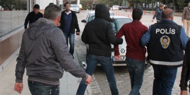 Gaziantep'te PKK'dan 9 kii tutukland, FET dokmanlarna el konuldu