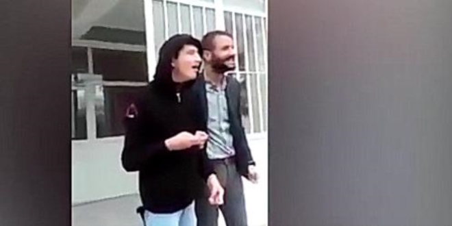 Öğretmen, engelli öğrencisi için okula kamyon getirdi