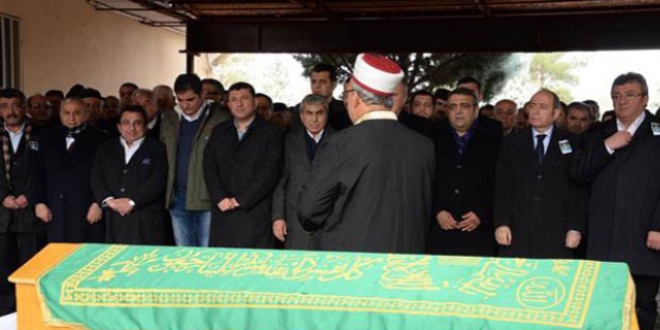 CHP'li Tanrıkulu'nun babası son yolculuğuna uğurlandı
