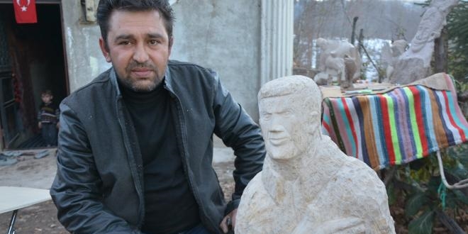 Yazın inşaat ustası kışın heykeltıraş