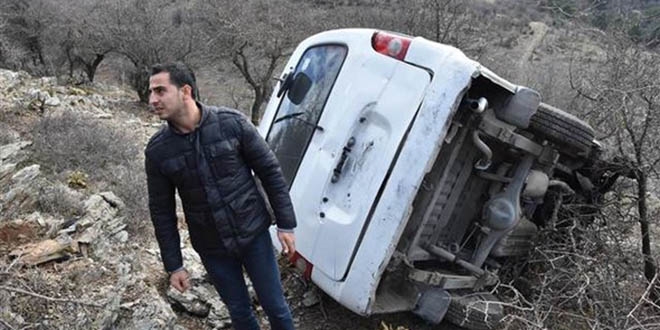 Ekmek teknesini çalıp, uçurumdan aşağıya attılar