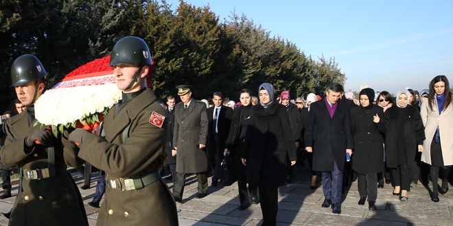 Kad�n milletvekilleri An�tkabir'de