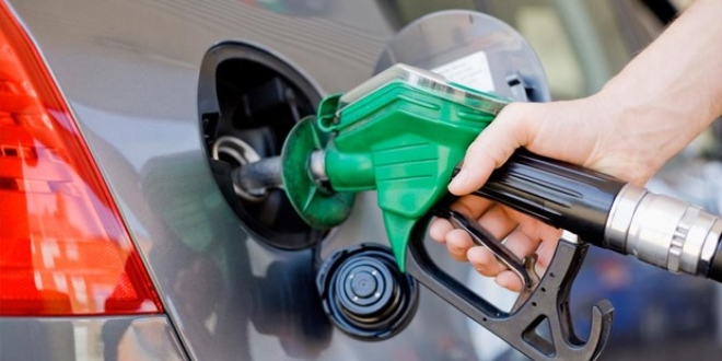 Benzine 15, motorine 16 kuruş zam