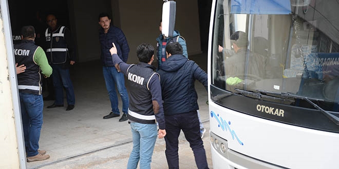 Kilis'te 22 polis memuru gözaltına alındı