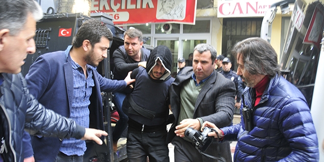 Polisi şehit eden şüpheli adliyeye zırhlı araçla getirildi