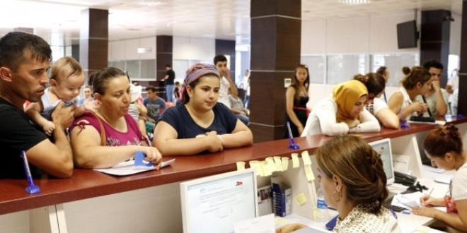 Çalışan anneye her ay 416 Euro bakıcı parası