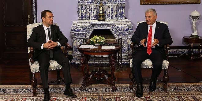 Başbakan Yıldırım, Medvedev ile görüştü
