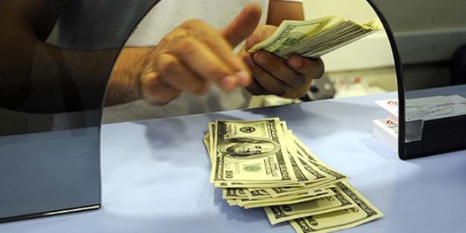 Dolar 3,40'ın altına indi