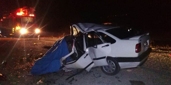 Çorum'da iki otomobil çarpıştı: 3 ölü