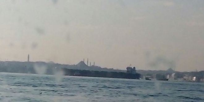 �stanbul Bo�az� gemi trafi�ine kapat�ld�