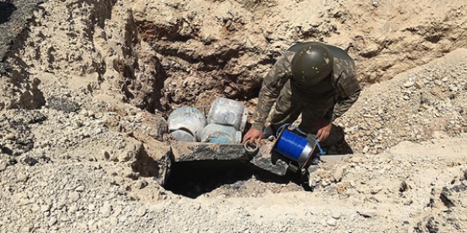 Hakkari'de 2 ton amonyum nitrat ele geçirildi