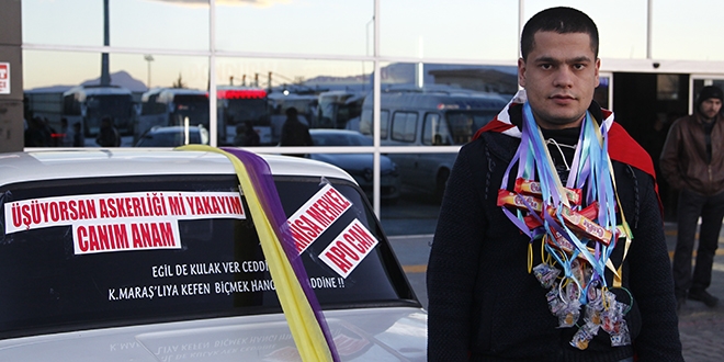 Kahramanmaraş'ta asker adaylarına emzikli uğurlama