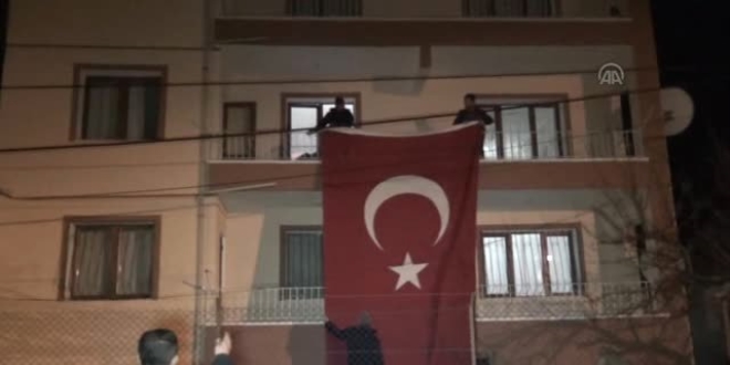 Şehit komiser yardımcısı Duyar'ın ailesine acı haber verildi