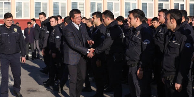 Bakan Zeybekci'den Ankara Çevik Kuvvet'e ziyaret