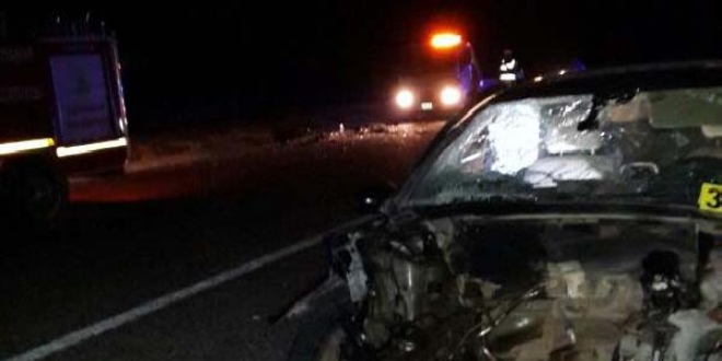 Şanlıurfa'da kamyon ile otomobil çarpıştı: 1 ölü, 4 yaralı
