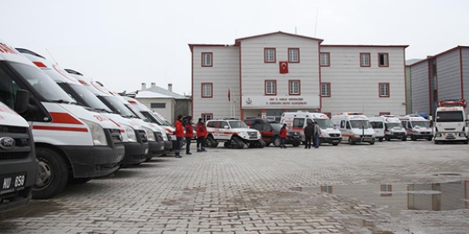 Hayat kurtaranlar�n k�� mesaisi ba�lad�