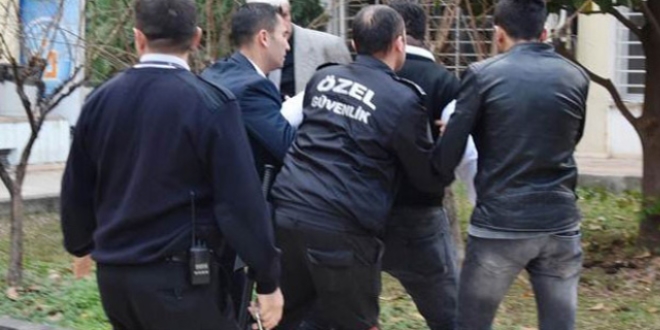 Akdeniz Üniversitesi'nde gerginlik