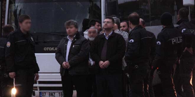 Antalya'da FETÖ operasyonu: 43 kişi gözaltına alındı