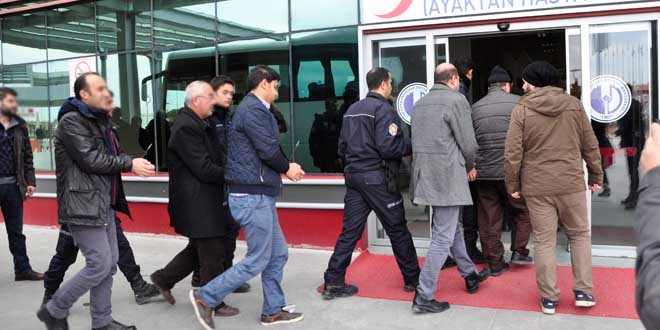 Afyonkarahisar'da FETÖ operasyonu: 12 kişi tutuklandı