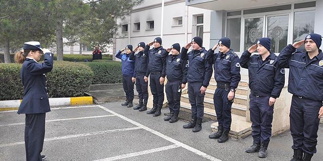 'Fahri emniyet amiri'nden polislere duygulandıran ziyaret